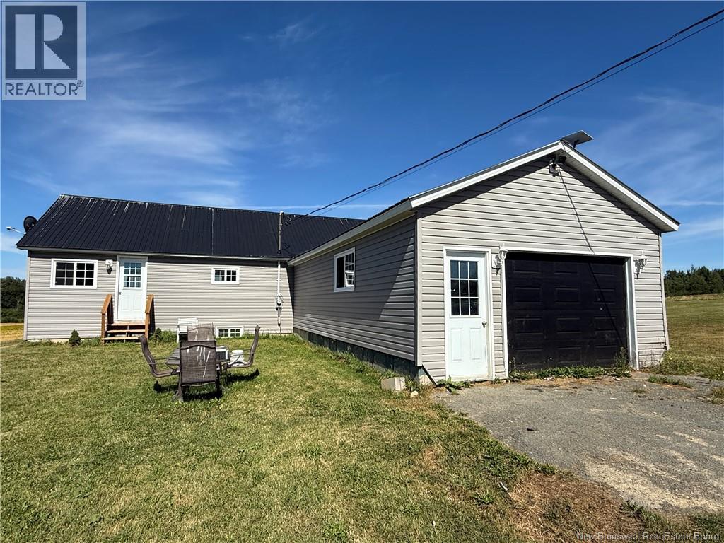 111 Carpenter Rd, Weston, NB E7K 3G5