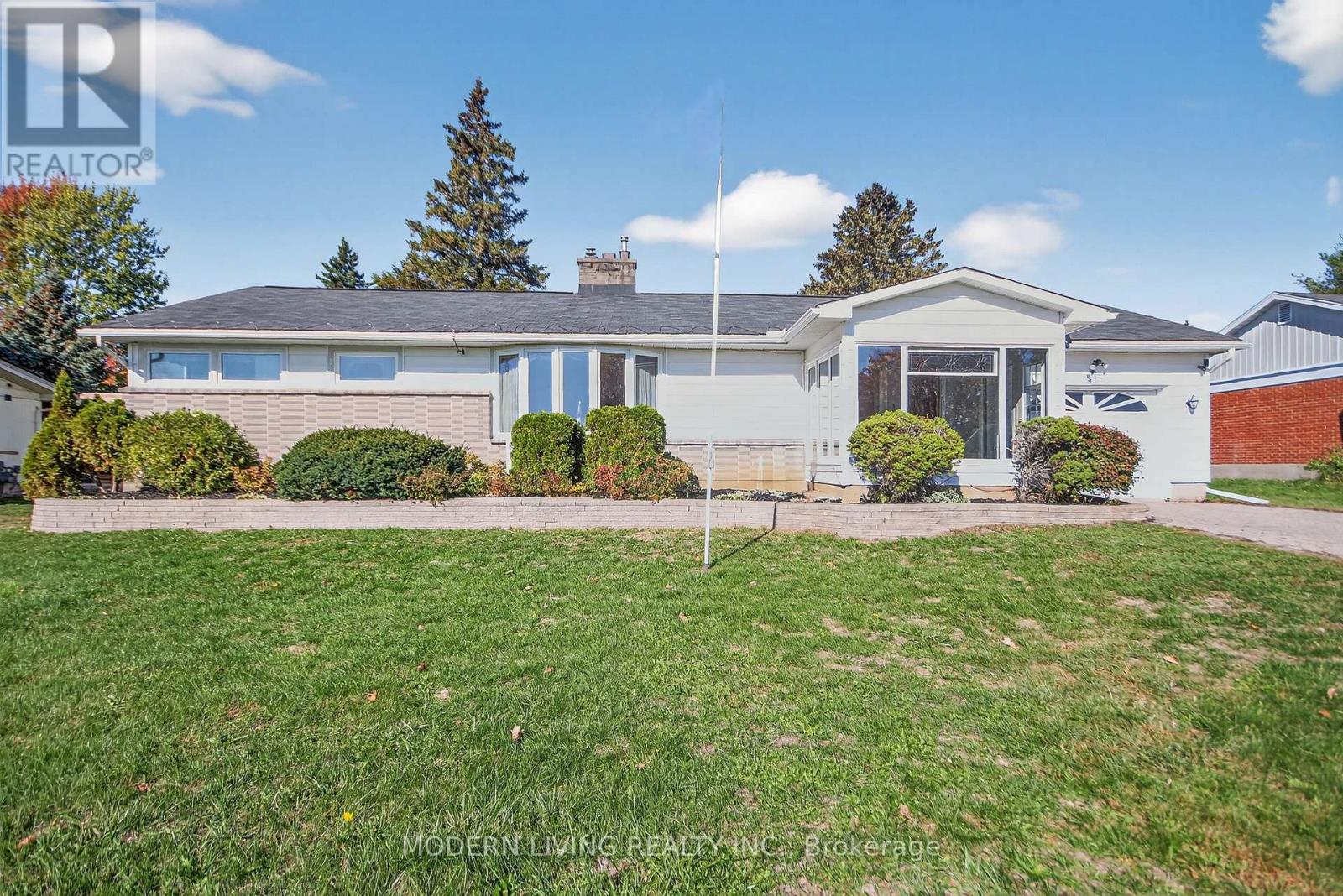 48 Elizabeth Dr, South Dundas, ON K0E 1K0