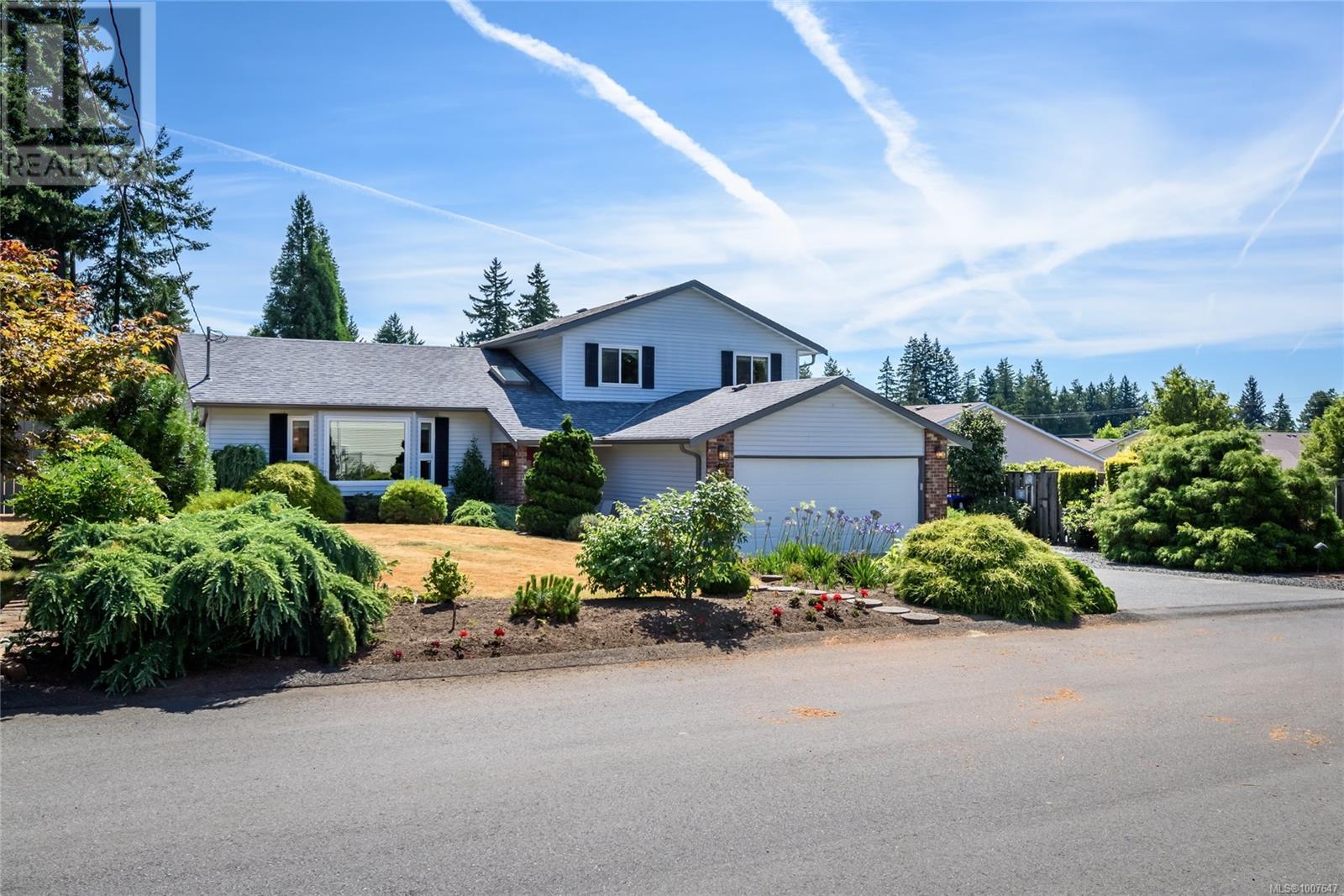 2069 Gull Ave, Comox, BC V9M 1L5