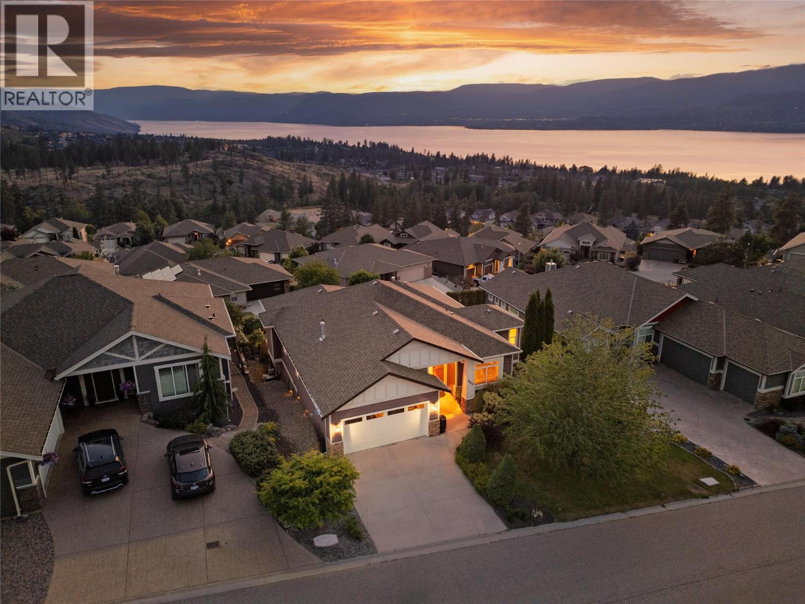 860 Kuipers Cres, Kelowna, BC V1W 5B1