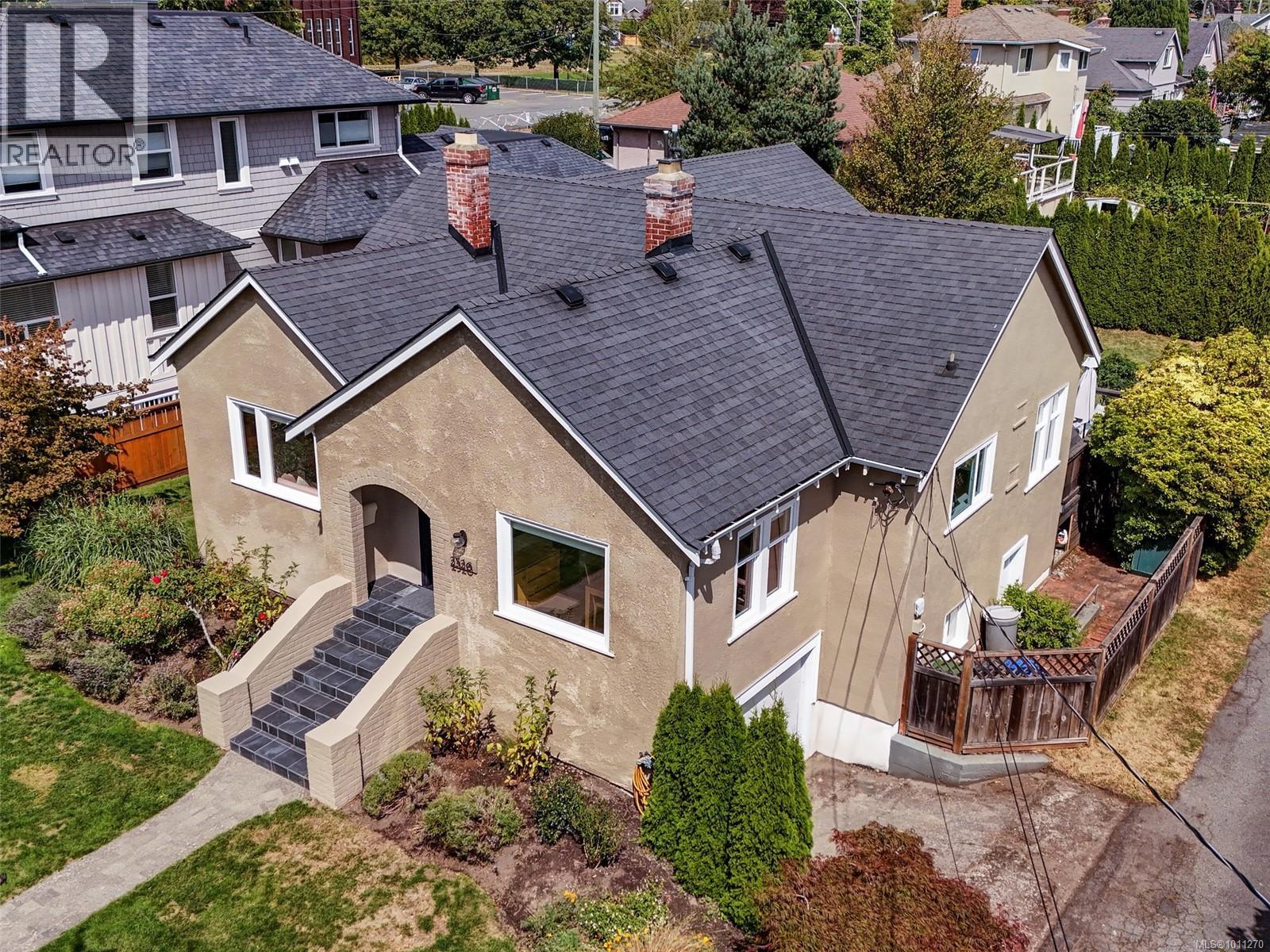 2526 Dalhousie St, Oak Bay, BC V8R 2H7