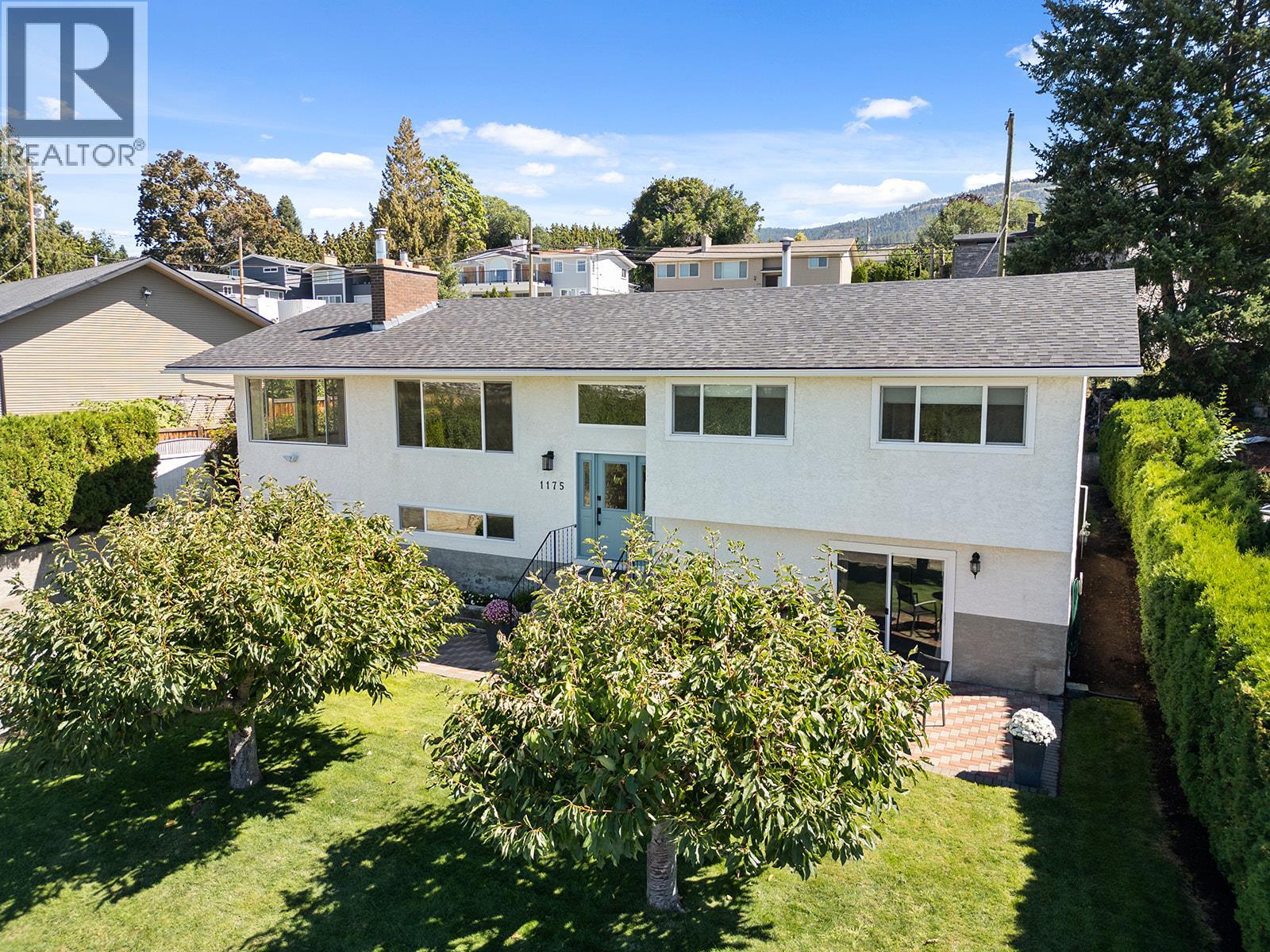 1175 Hillcrest Rd, Kelowna, BC V1P 1B7