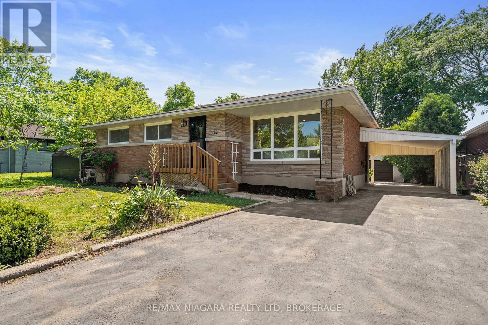 21 Brookdale Ave, St. Catharines Oakdale, ON L2T 2T4