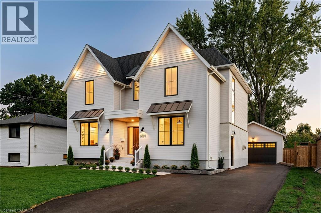 684 Peele Blvd, Burlington, ON L7R 3B9