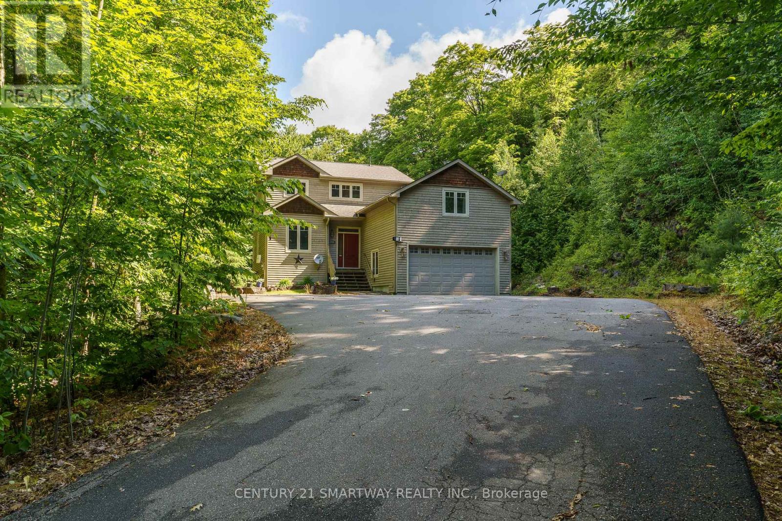 1066 Tallyho Winter Park Rd, Lake of Bays, ON P1H 2J6