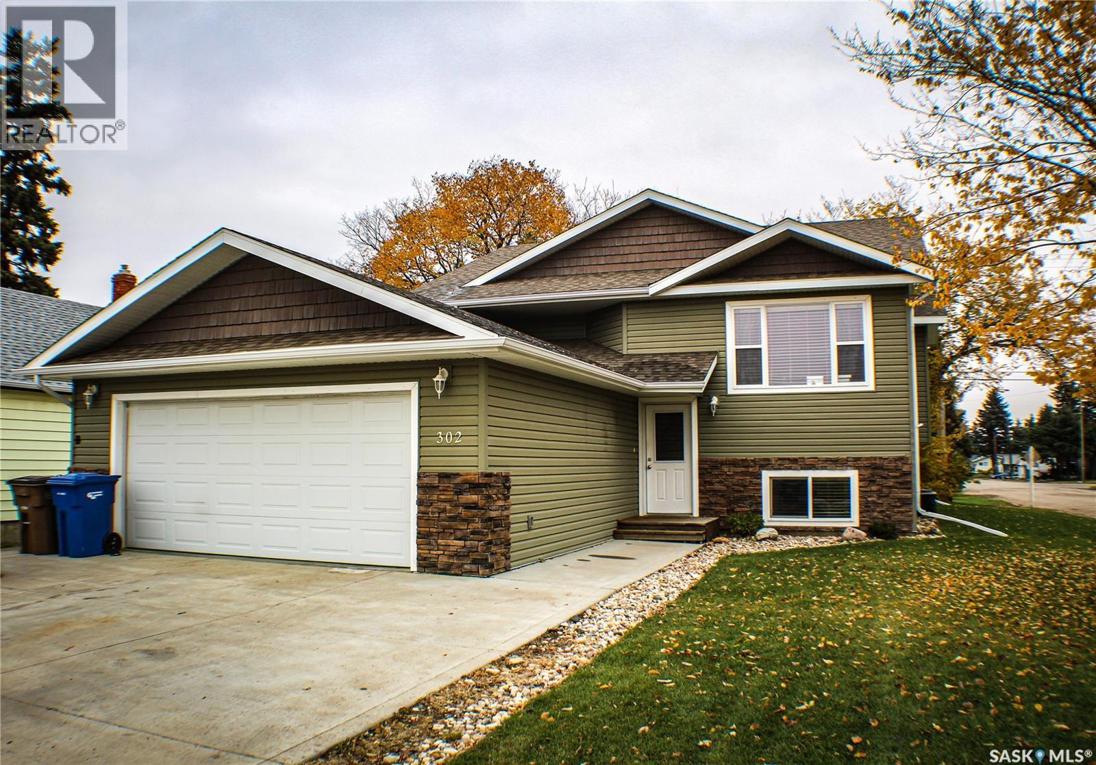 302 Higgins Ave W, Melfort, SK S0E 1A0