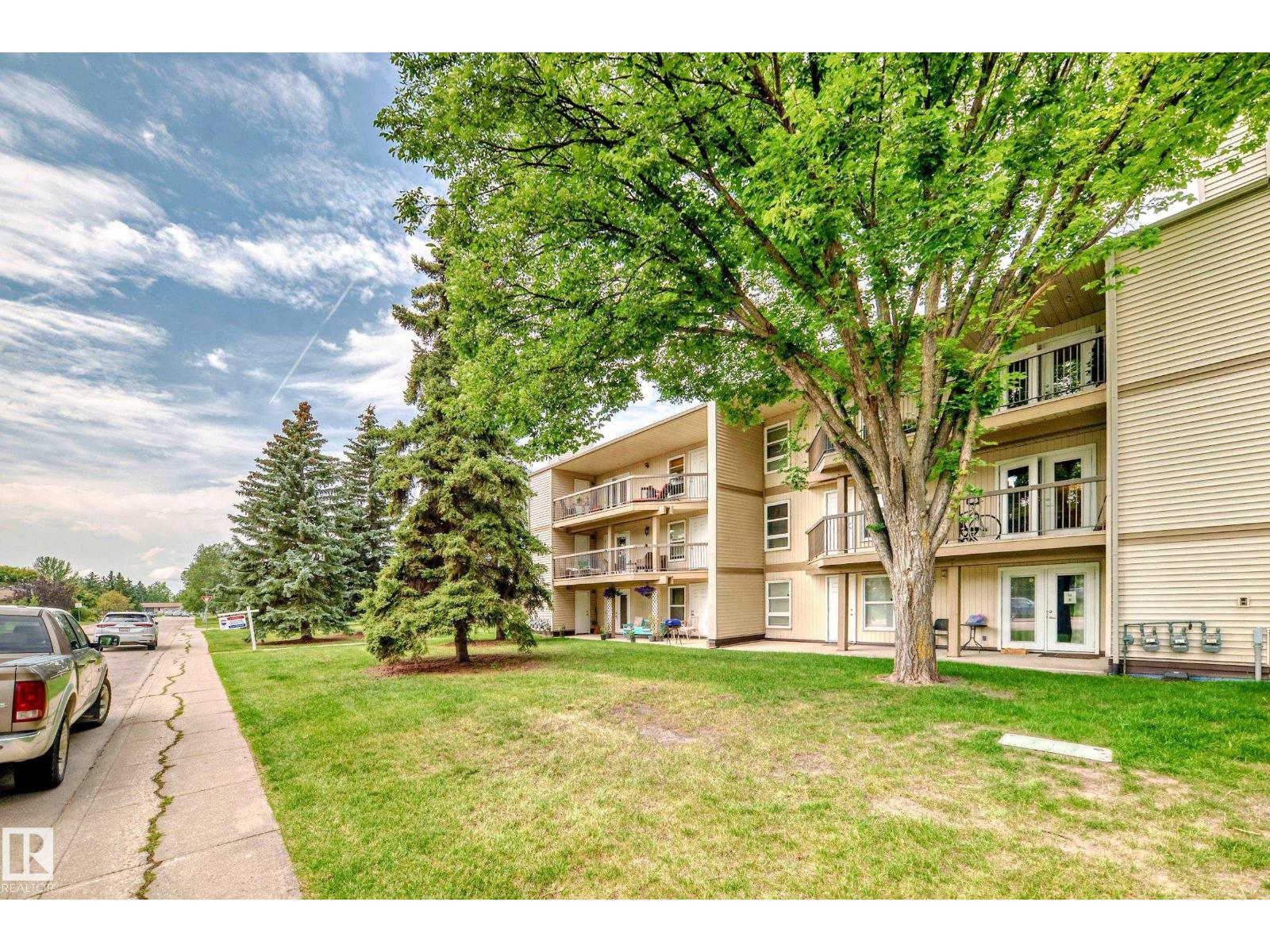 2908 105a Street Northwest #202, Edmonton, AB T6J 4J4