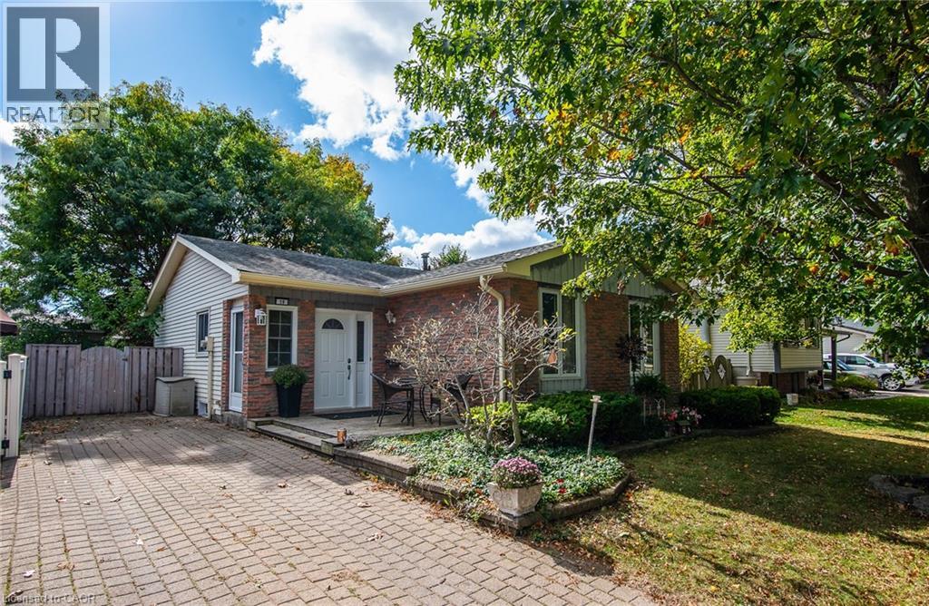 19 Keewatin Ave, Kitchener, ON N2B 3M1