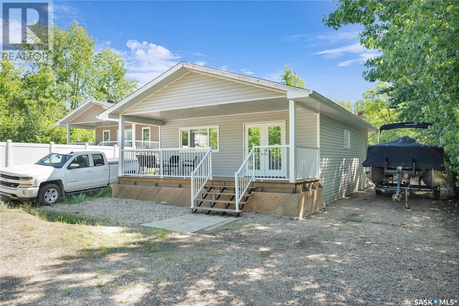 607 Brighton St, Saskatchewan Beach, SK S0G 4L0