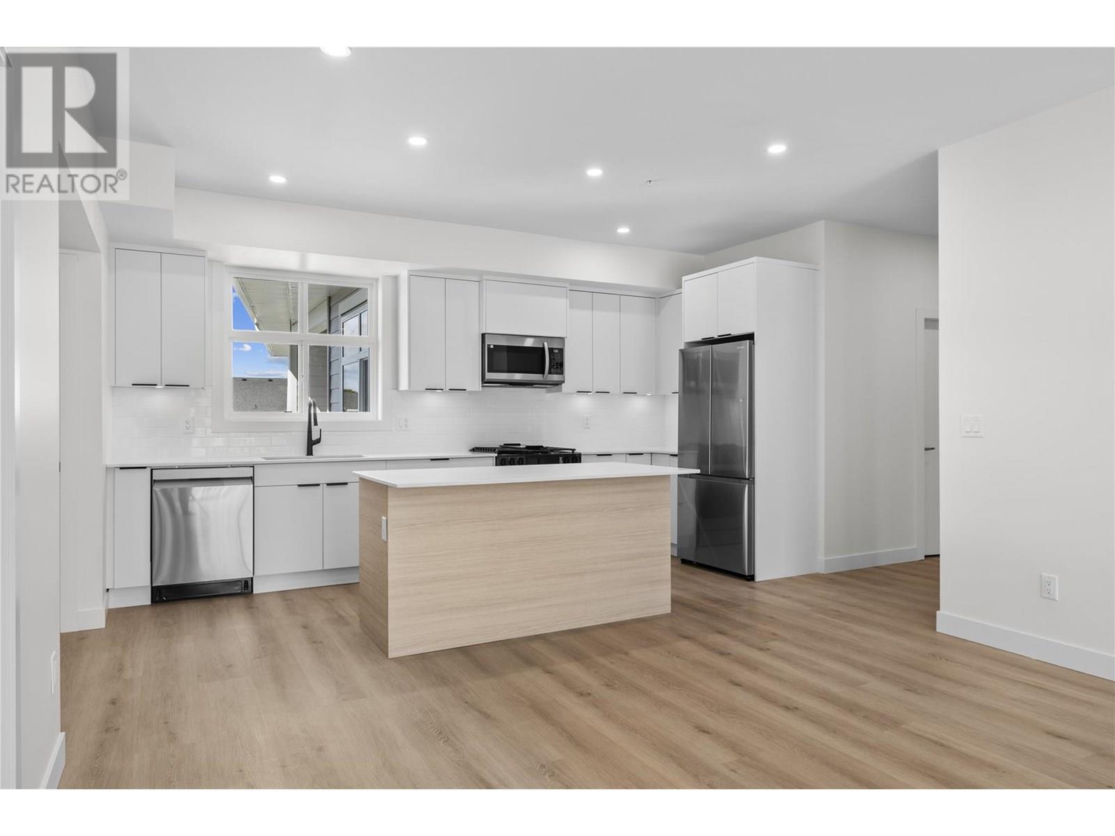 5300 Main Street Unit 204, Kelowna, BC V1W 0C1
