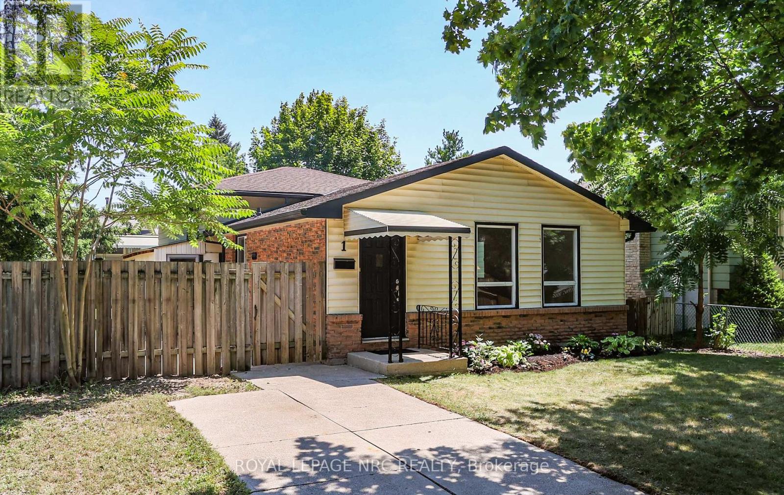 1 Rainbow Dr, St. Catharines Buntinglinwell, ON L2M 7A2