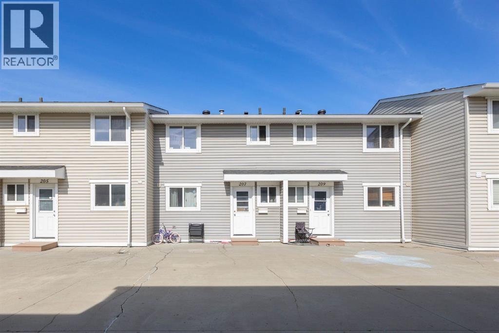 600 Signal Road Unit 207, Fort Mcmurray, AB T9H 4S6