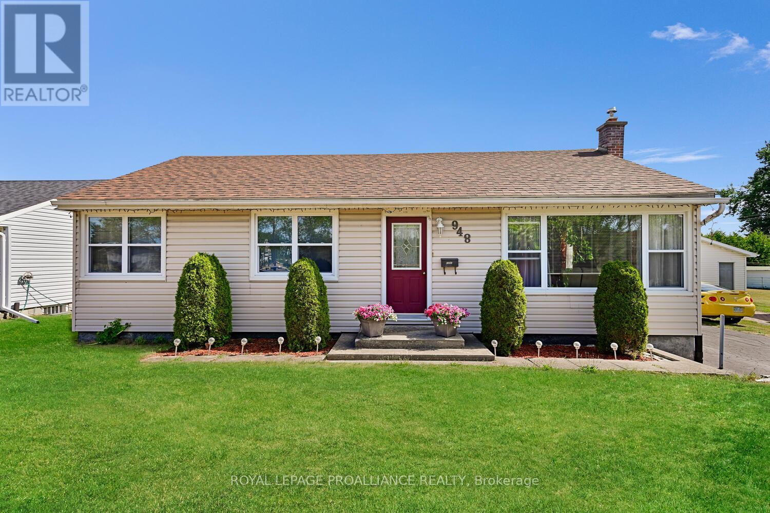 948 Montgomery Rd, Prescott, ON K0E 1T0