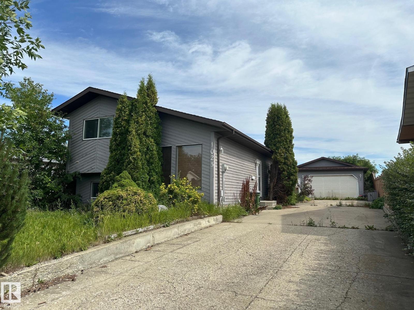 35 St Nw Unit 1023, Edmonton, AB T6L 2L3