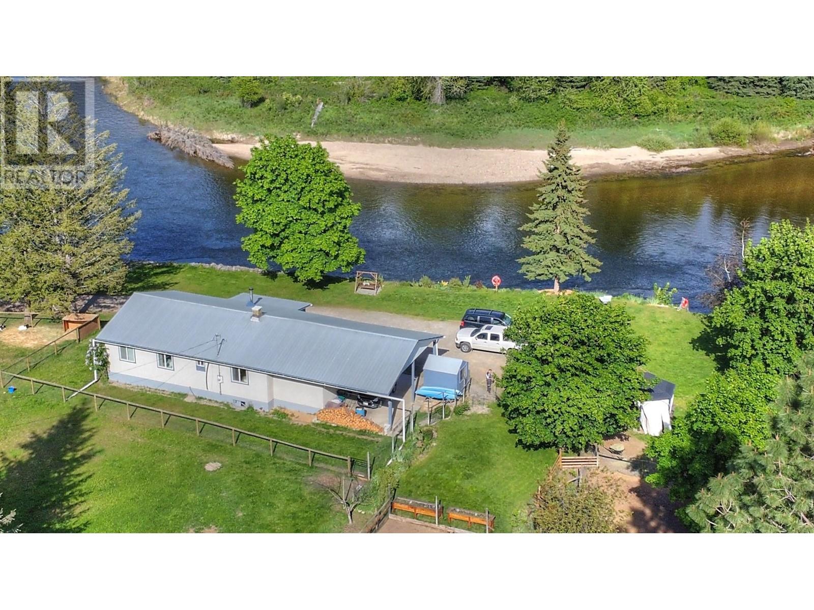 10000 N Fork Rd, Grand Forks, BC V0H 1H8