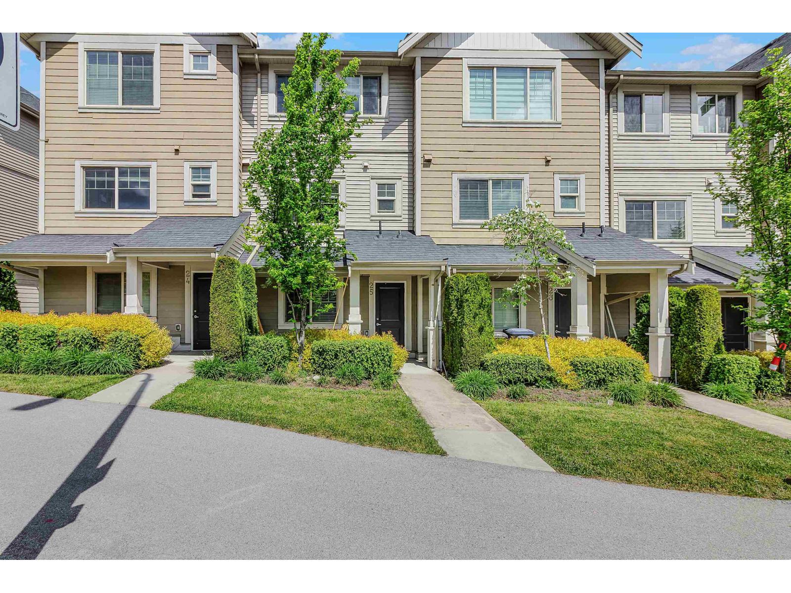 19097 64 Avenue Unit 25, Surrey, BC V3S 6X5