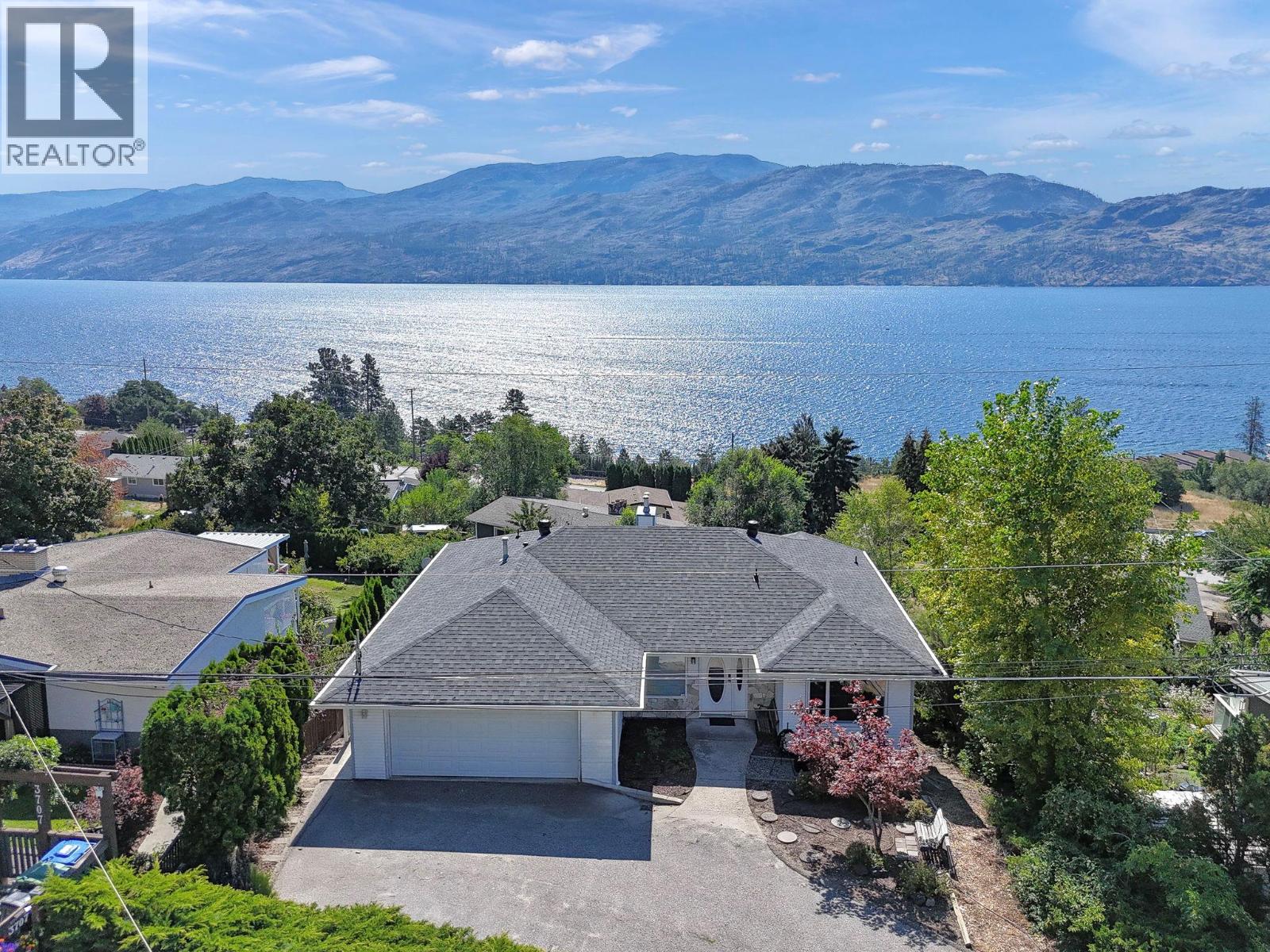 3715 Lornell Cres, Peachland, BC V0H 1X2