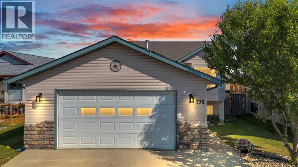 175 Lyons Close, Red Deer, AB T4R 3P4