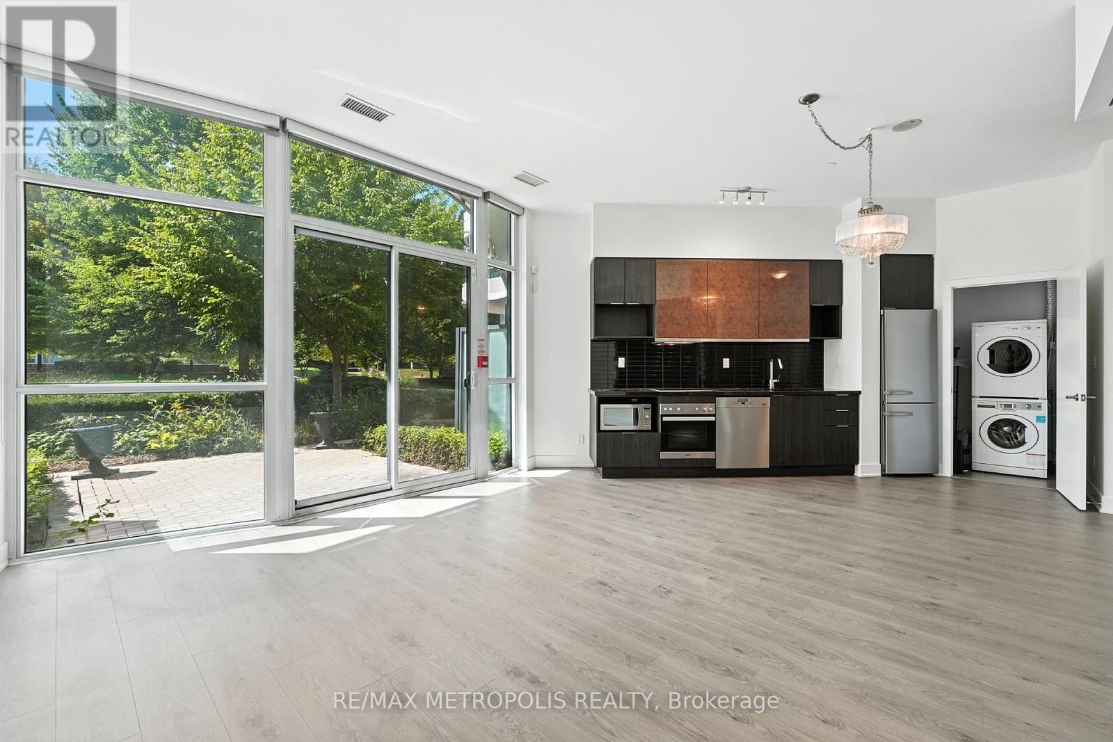 117 99 The Donway W, Toronto, ON M3C 0N8