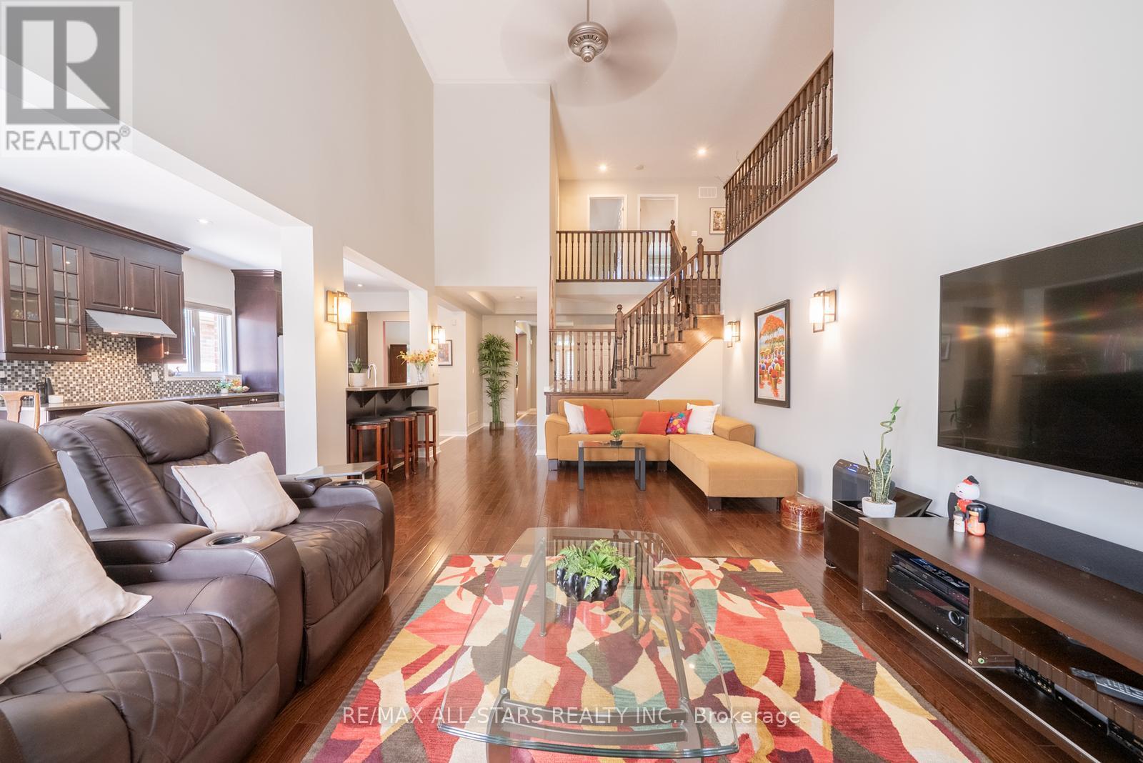 94 Chambersburg Way, Whitchurch-Stouffville, ON L4A 0X8