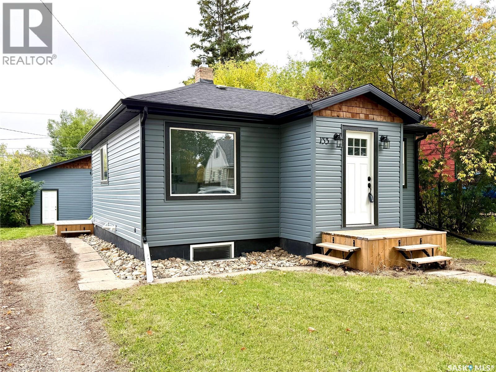133 Roslyn Ave, Yorkton, SK S3N 1P1