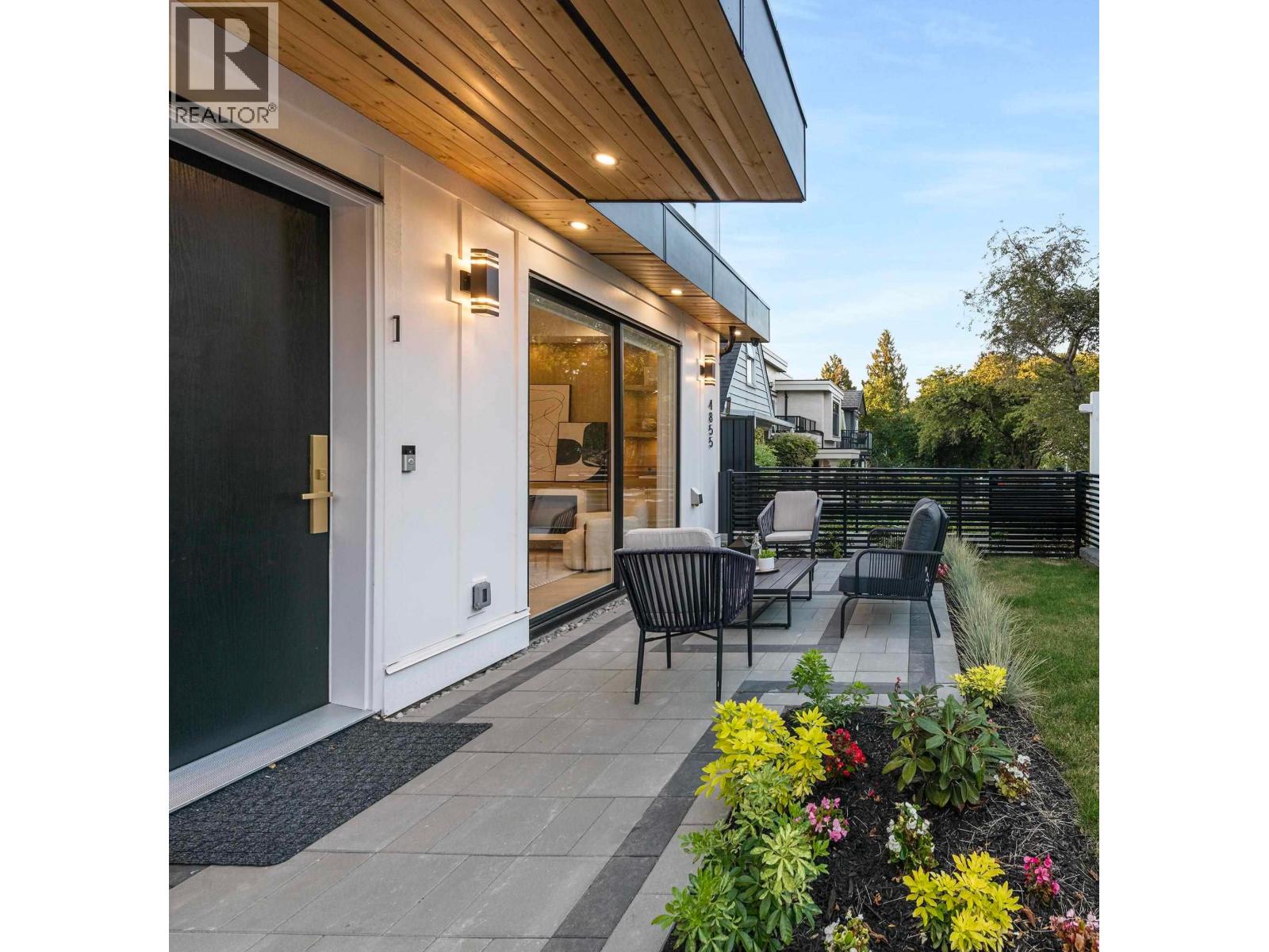 4855 Dumfries Street Unit 1, Vancouver, BC V5N 3T8