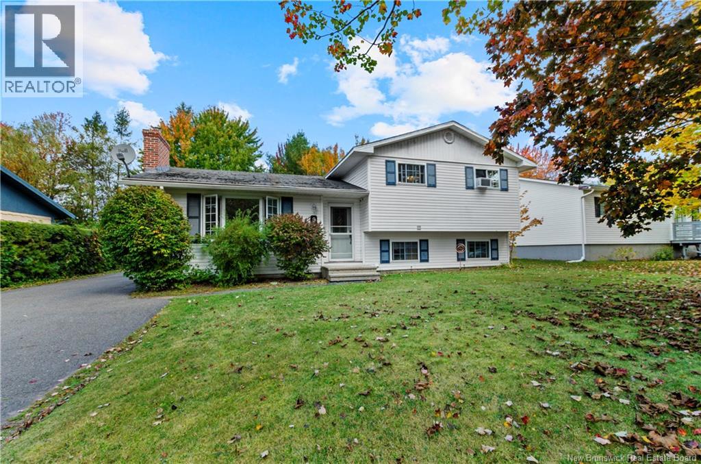 9 Merrett Dr, Oromocto, NB E2V 2L8