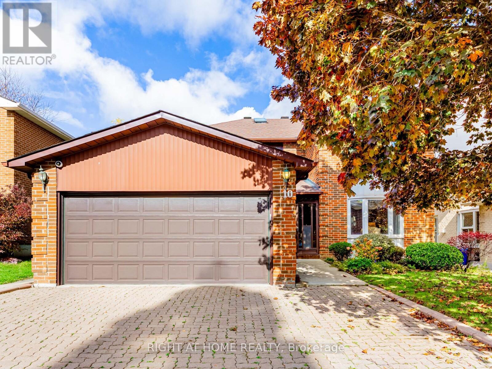 10 Rodeo Dr, Vaughan Crestwood-springfarm-yorkhill, ON L4J 4X9