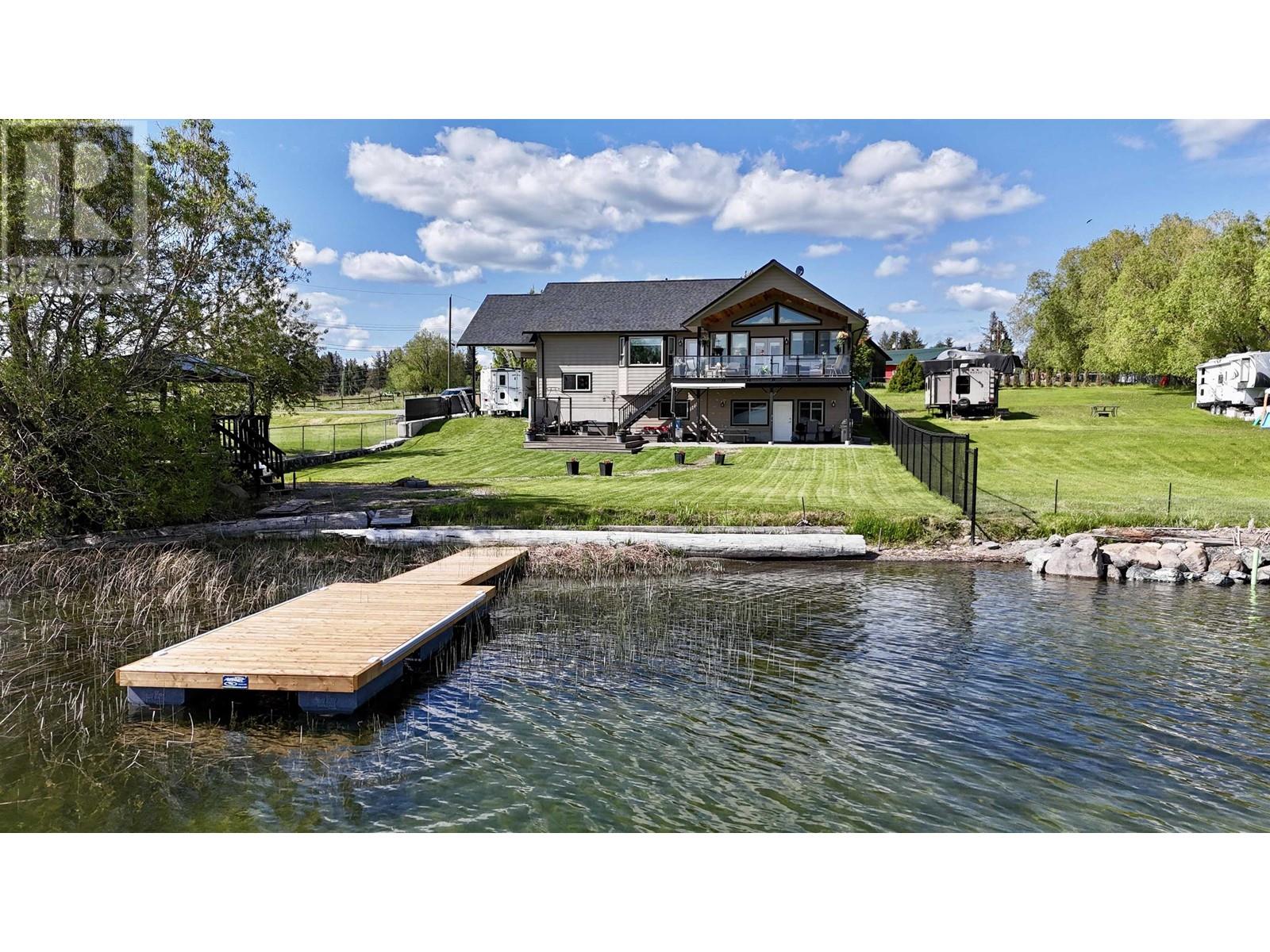 4828 Hamilton Rd, Lac La Hache, BC V0K 1T0