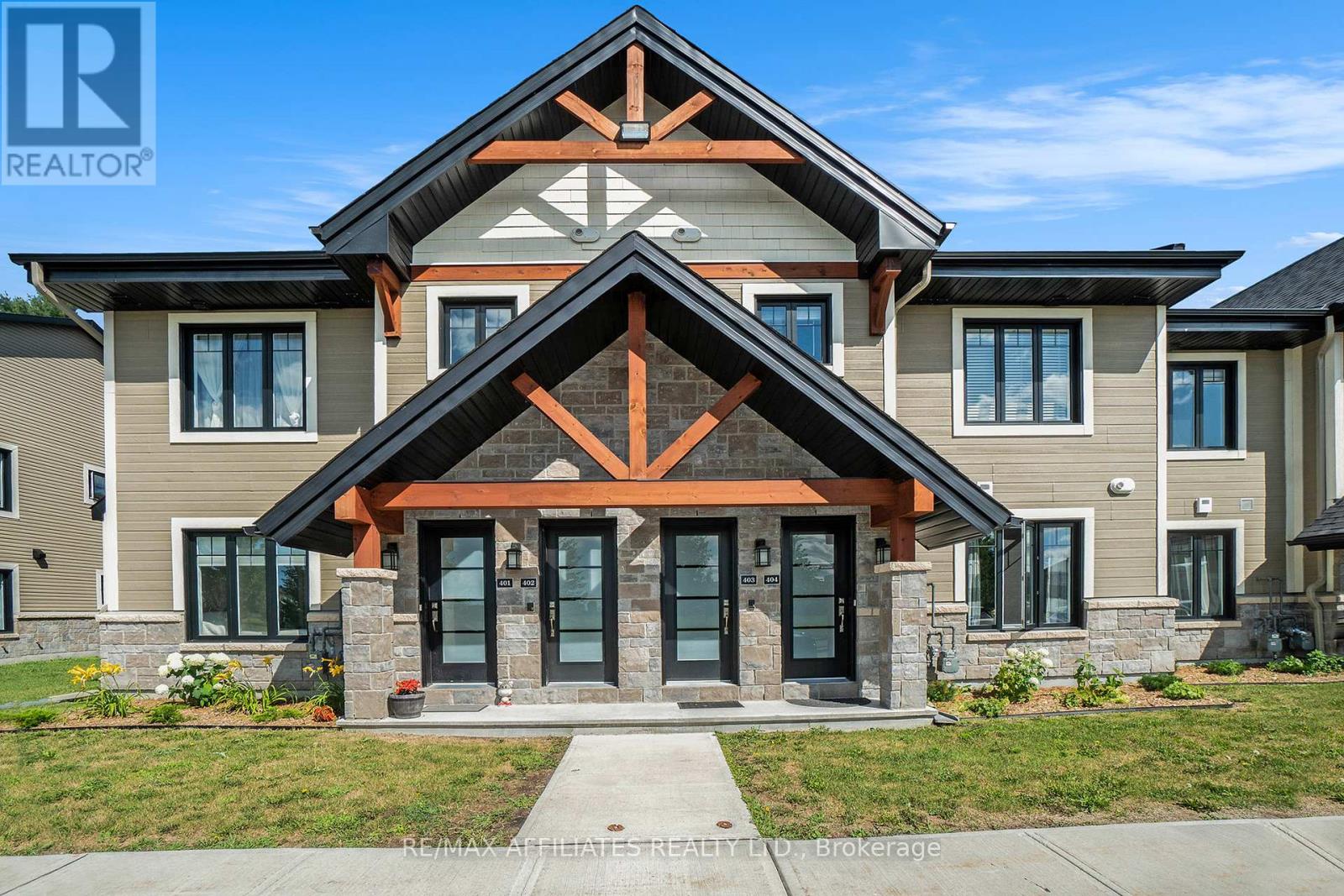 401 99 Stmoritz Trl, Russell, ON K0A 1W0