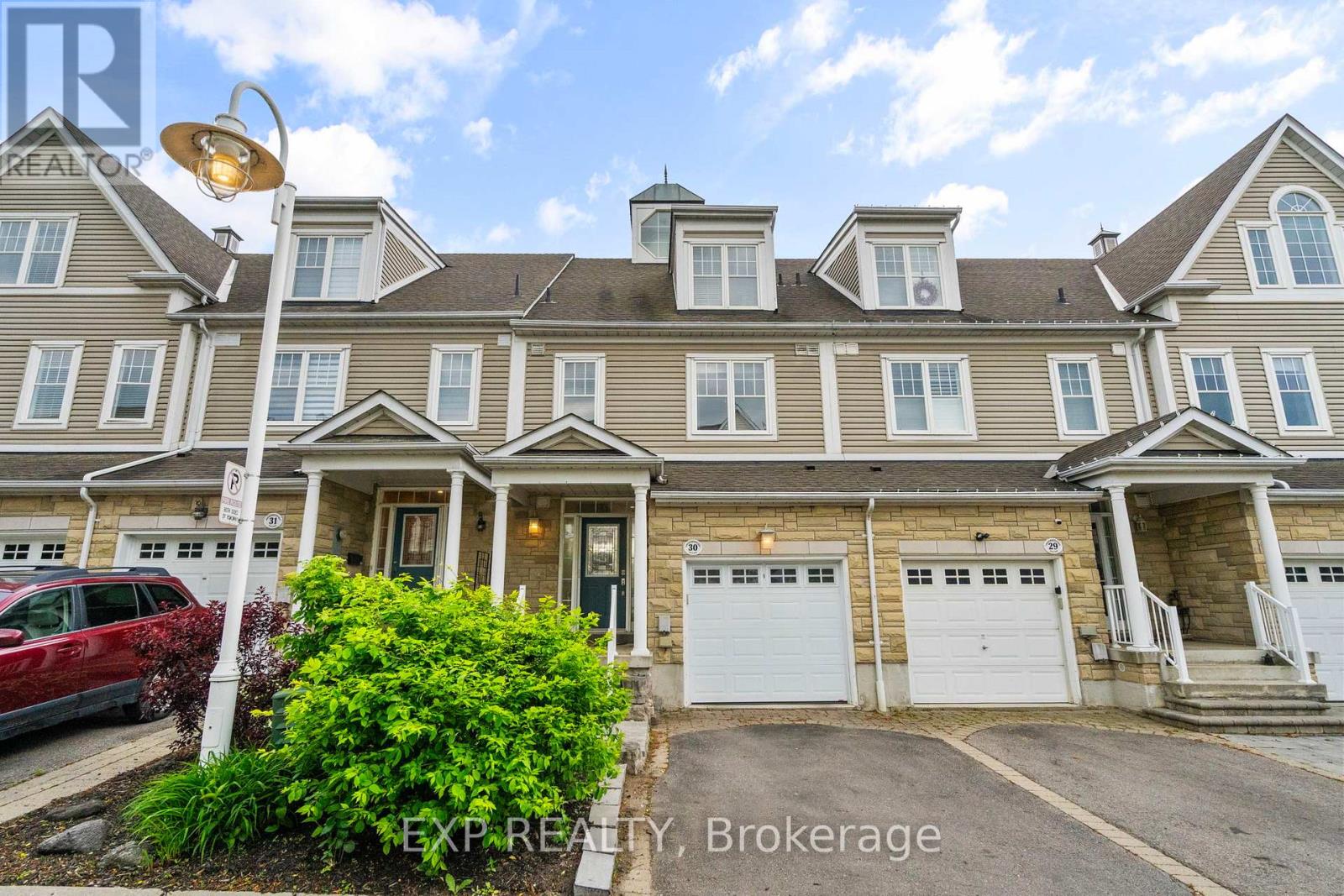 30 1295 Wharf St, Pickering, ON L1W 1A2