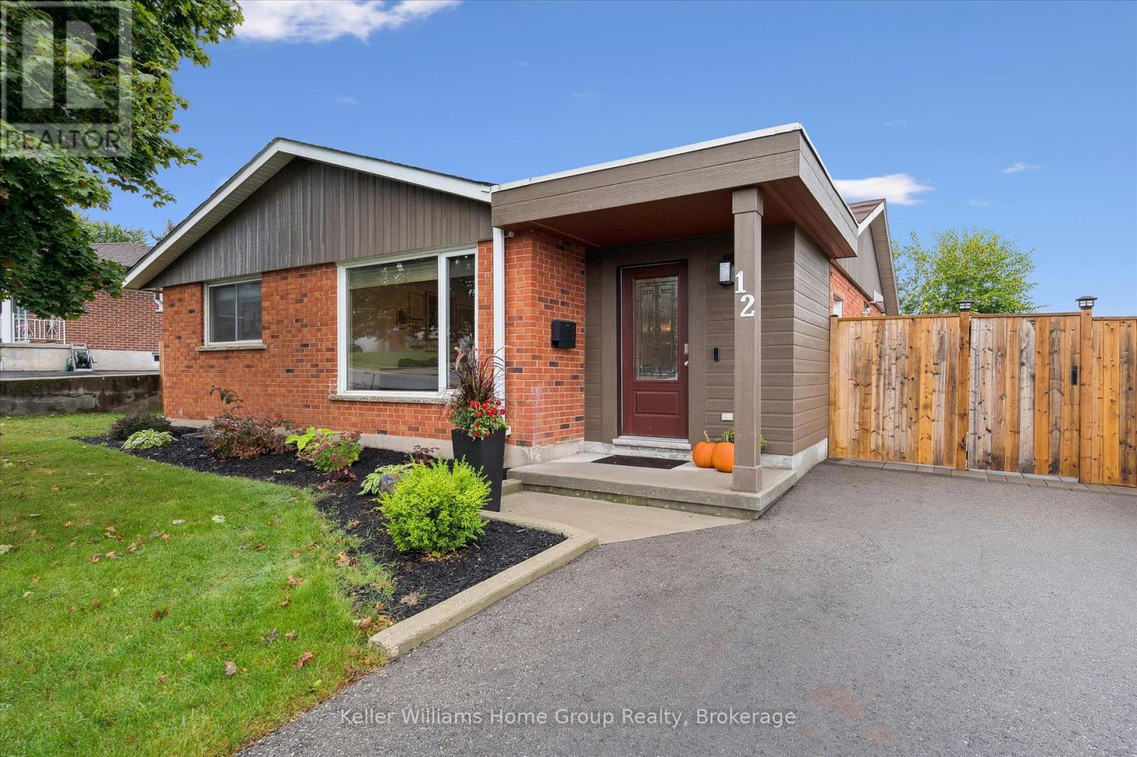 12 Greenbrier Rd, Cambridge, ON N1R 6M9