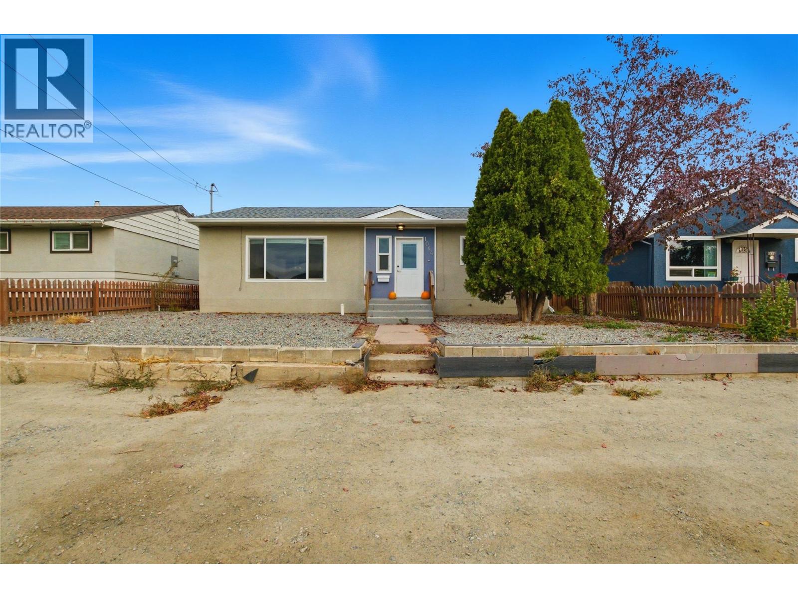 1044 Selkirk Ave, Kamloops, BC V2B 1V3