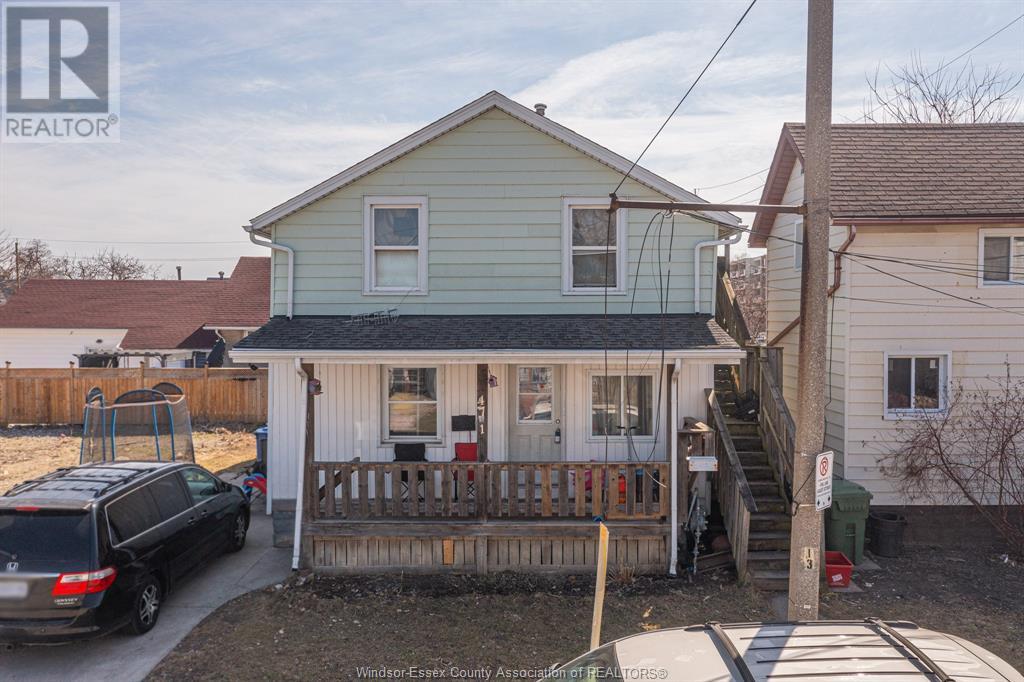 471 Tuscarora St, Windsor, ON N9A 3M1