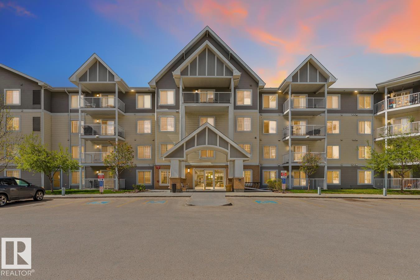 2208 44 Avenue Northwest #115, Edmonton, AB T6T 0G6