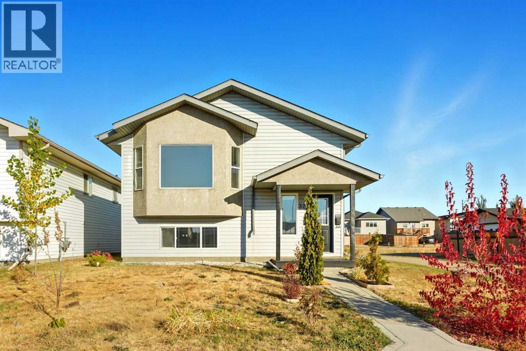 32 Hunter Rd, Sylvan Lake, AB T4S 2L6