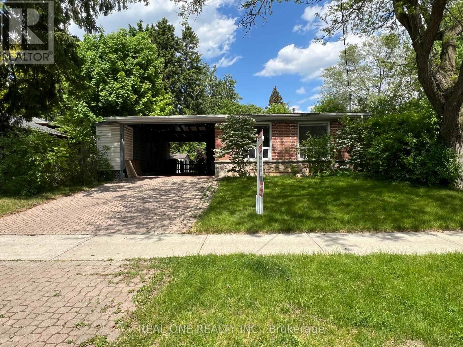 34 Shippigan Cres, Toronto, ON M2J 2G2