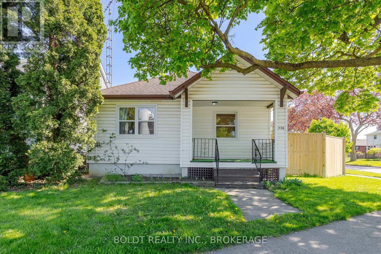 336 Carlton St S, St. Catharines, ON L2N 1C4