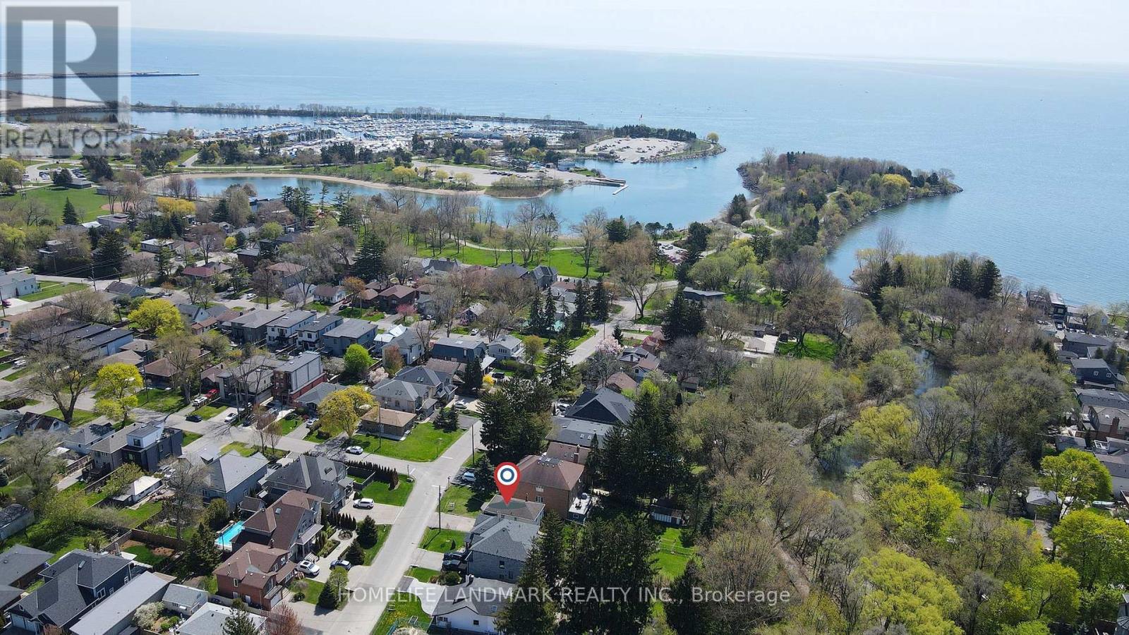 928 Hampton Cres, Mississauga, ON L5G 4G3