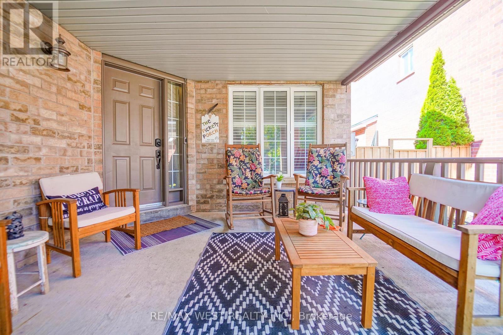 50 Gartshore Dr, Whitby, ON L1P 1N6