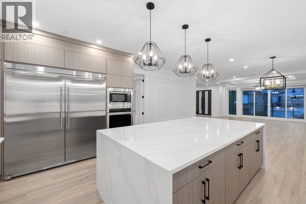 10590 Mcveety St, Maple Ridge, BC V2W 0K3