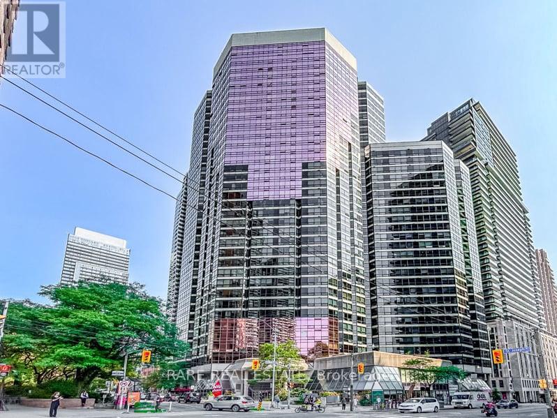 310 1001 Bay St, Toronto, ON M5S 3A6