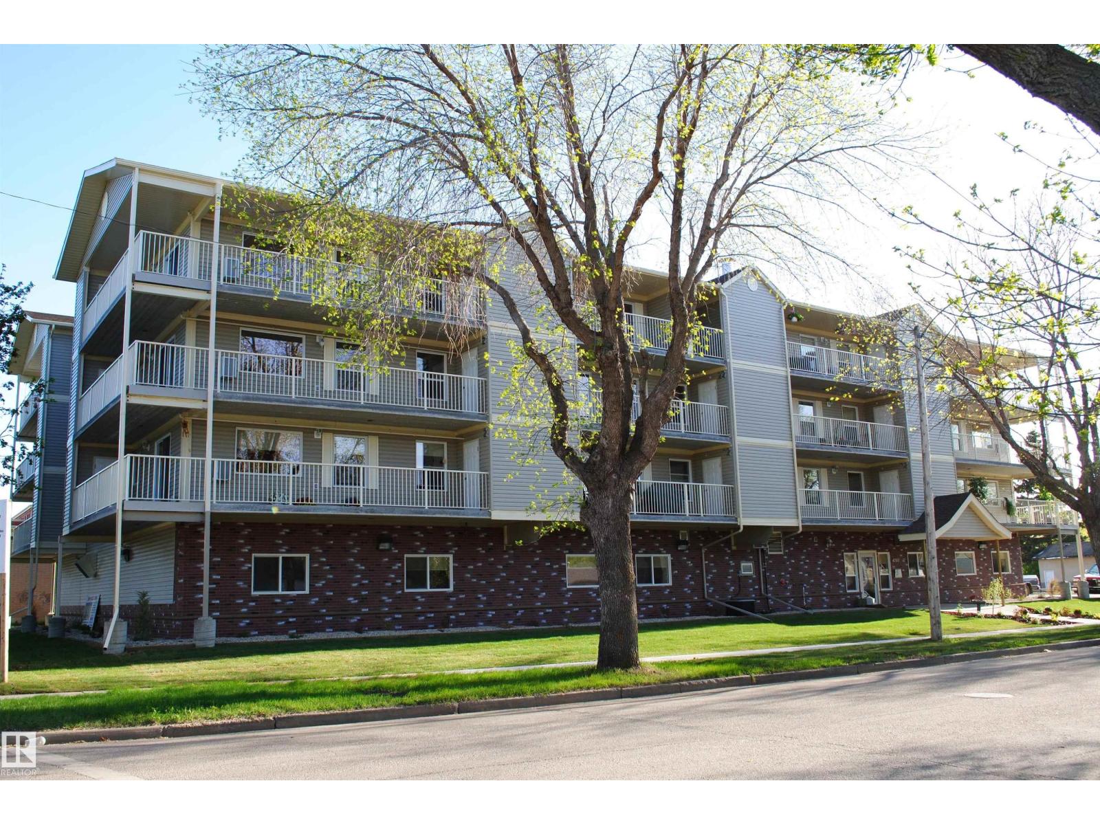 4707 51 Avenue #unit 304, Wetaskiwin, AB T9A 0T6