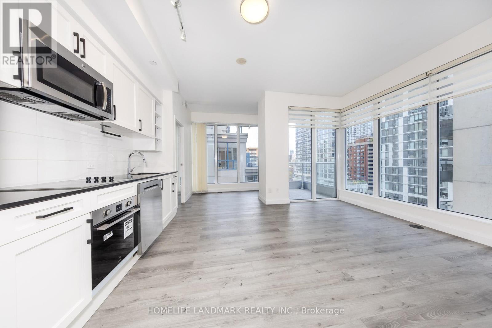 910 68 Shuter St, Toronto, ON M5B 0B4