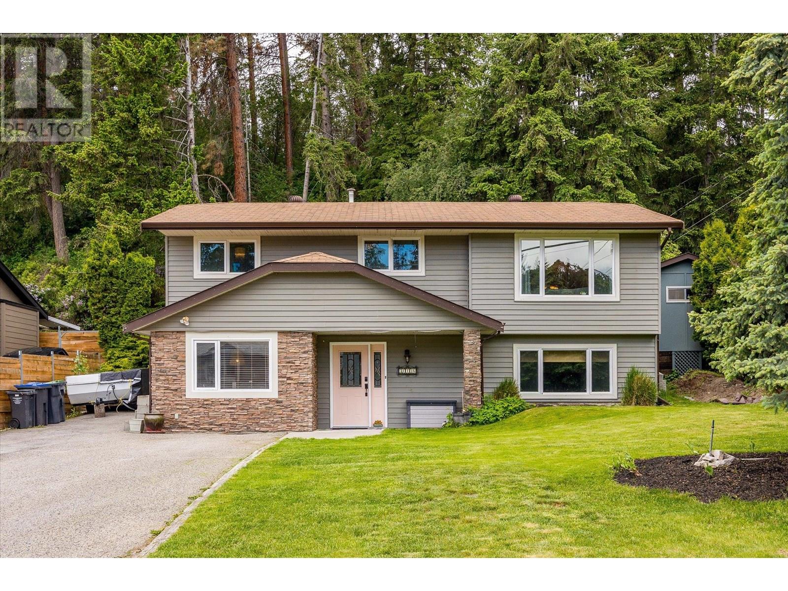 3116 Webber Rd, West Kelowna, BC V4T 1E7