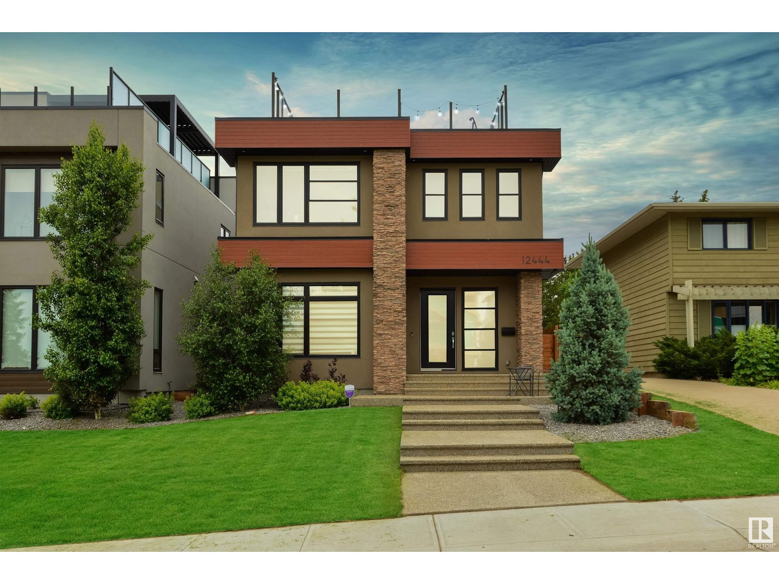 12444 Lansdowne Dr NW, Edmonton, AB T6H 4L5