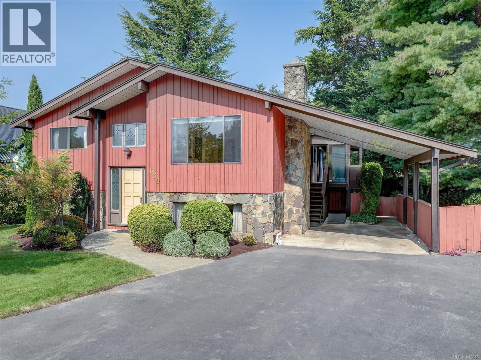 830 Killdonan Rd, Saanich, BC V8X 4K8