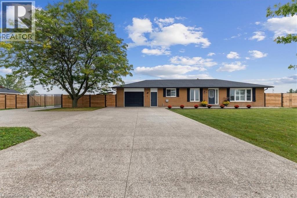 214 Binbrook Rd, Hamilton, ON L0R 1C0