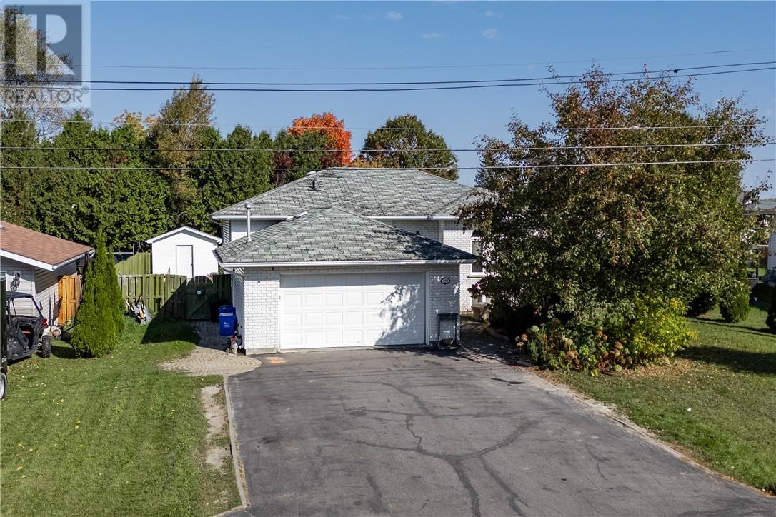 182 Irene Cres, Chelmsford, ON P0M 1L0