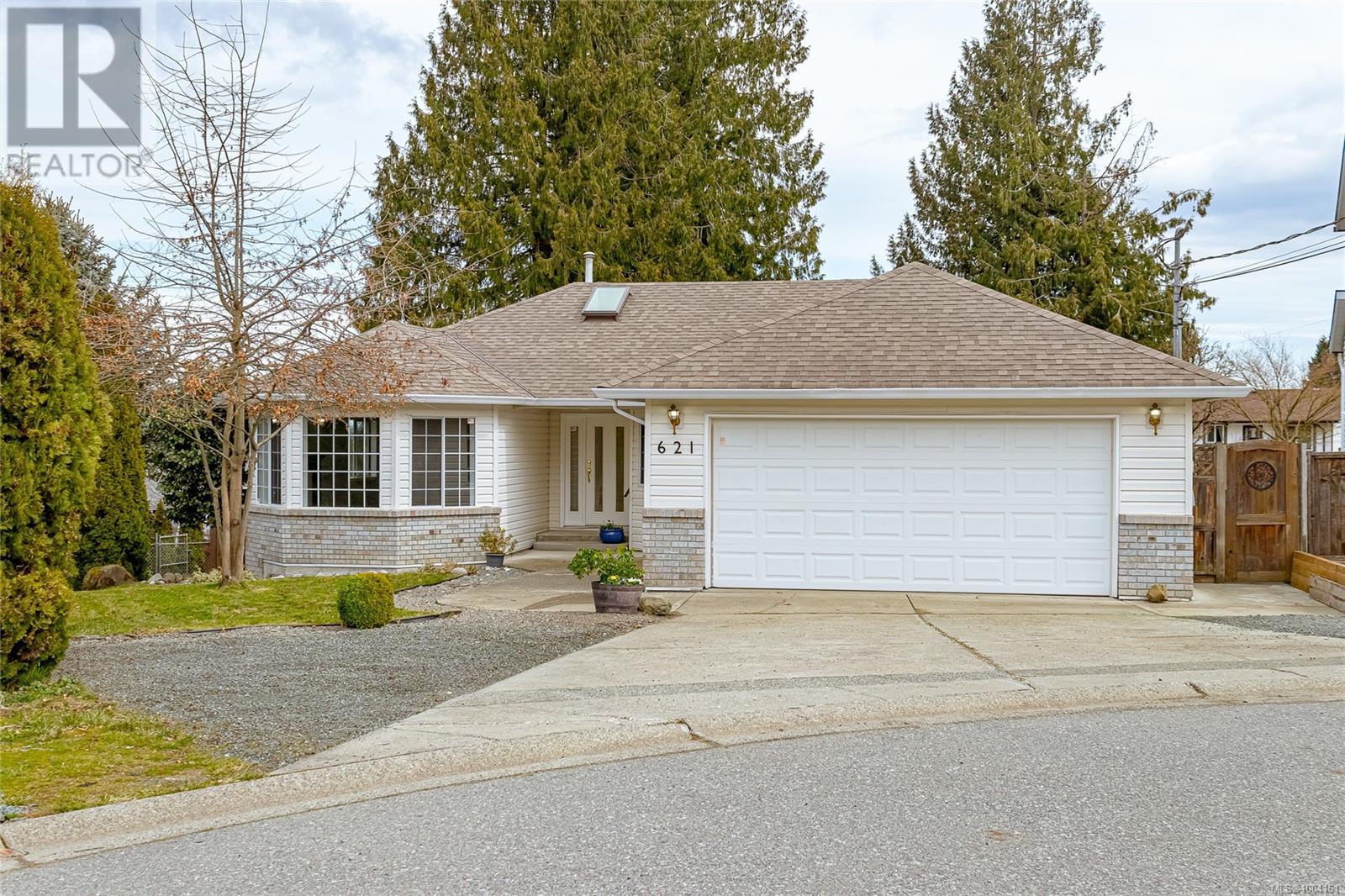 621 Wallace Pl, Ladysmith, BC V9G 1P1